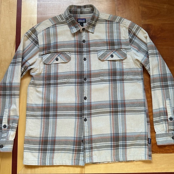 Patagonia Fjord flannel long sleeve button up organic cotton midweight shirt - Picture 9 of 9